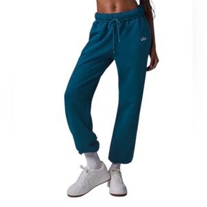 Alo Accolade Sweatpant, Eclipse Blue, Size M